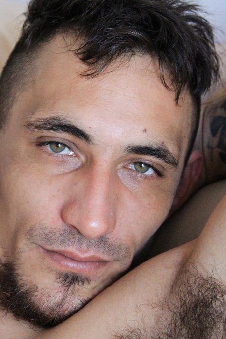 Exequiel perfect pornstar pic