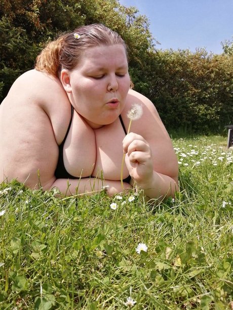 PizzaPrincess95 hot actress img
