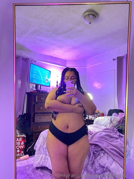 PrettyFaceSzn Naomi Nash erotic pornstar photo