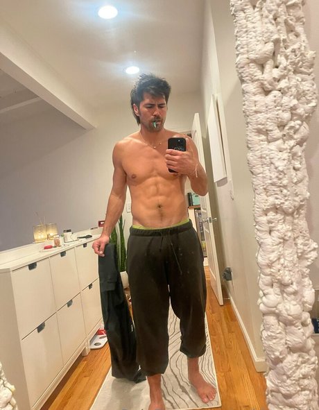 model onlyfans erotic photos