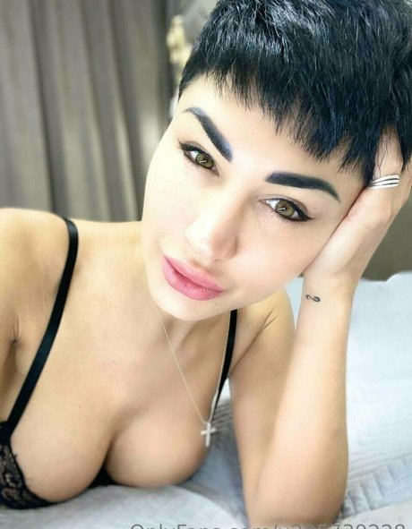 thebaddest m0mmy naked model photo