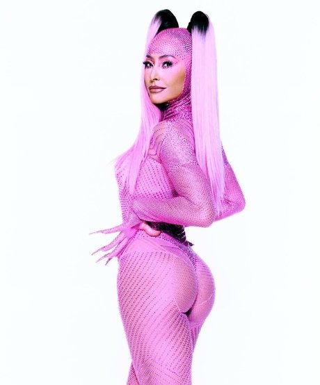 Sabrina Sato star beautiful pic