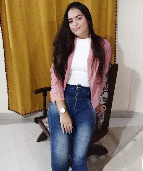 Izabelly Linhares model sexy photo