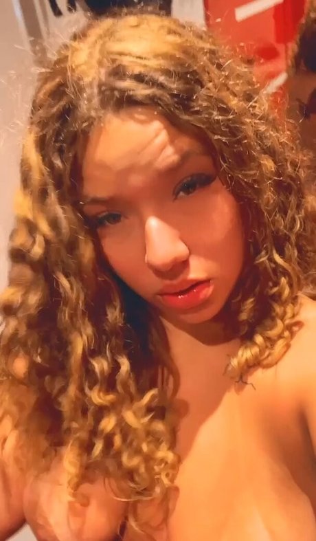 Vitoria Mansueto free pornstar image
