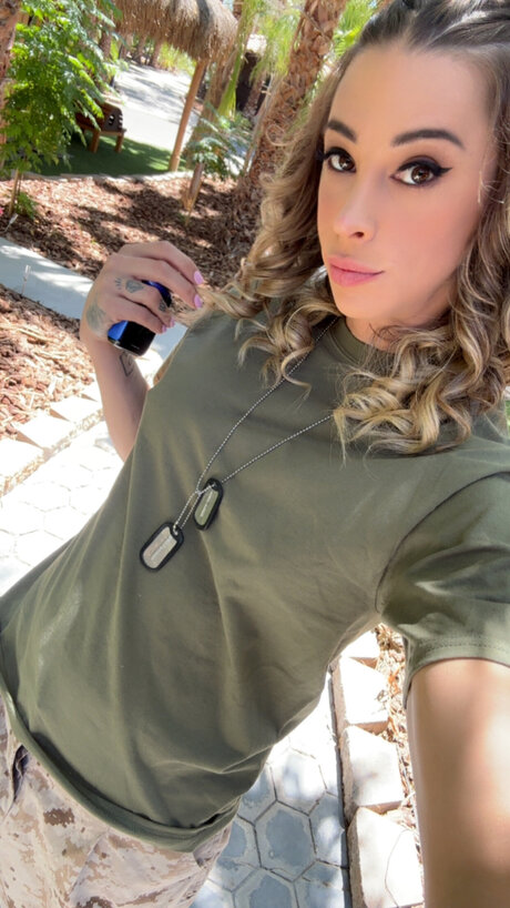 CaseyKissesXoXo model adult photo