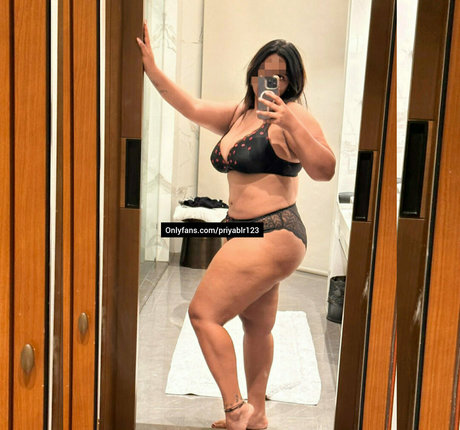 priyablr123 model porn photo