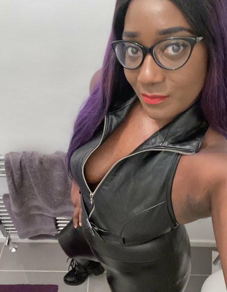 mslorraineldn top actress images