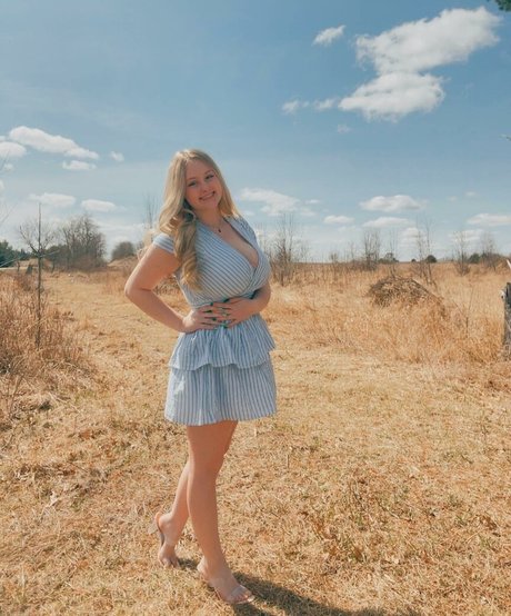 Anya Marie model hd pic