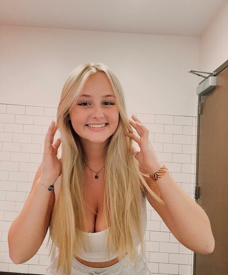 Anya Marie naked model images