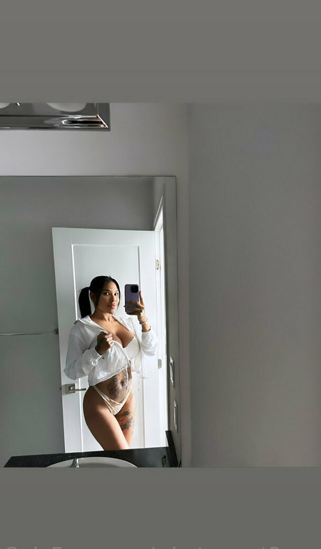 whatuwant2see pornstar pretty gallery