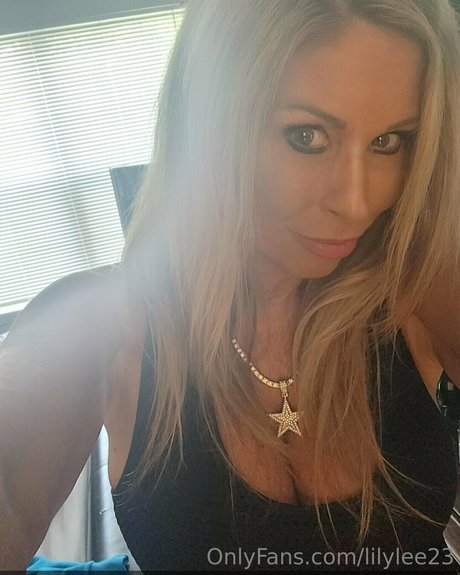 lilylee23 beautiful pornstar images
