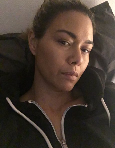 thedanavespoli sex model image