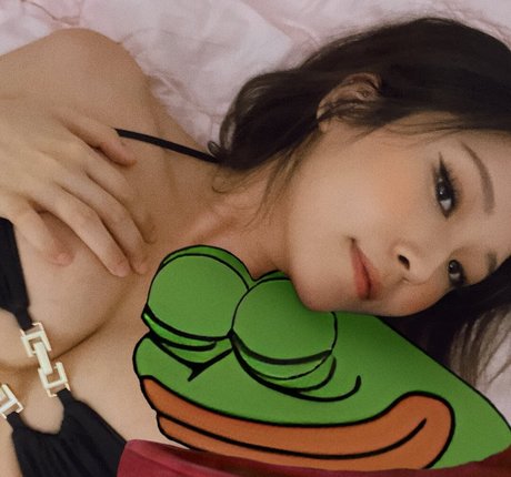ASMR Macoto model porn images