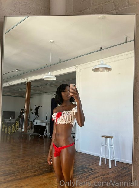 vanniallfree nudes model photo