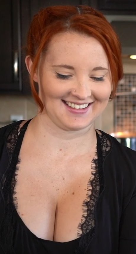 Aureylian naked star gallery