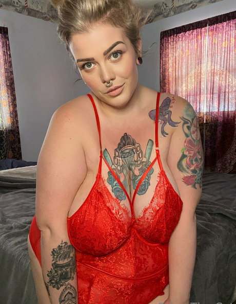 felyxfree model nudes image