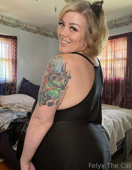 felyxfree exclusive model gallery