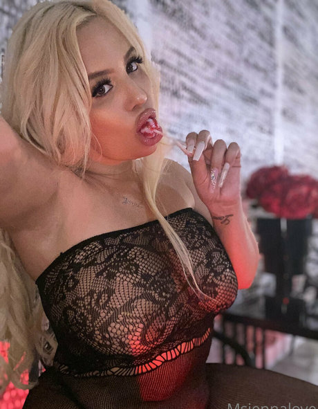 msjennalove model adult image