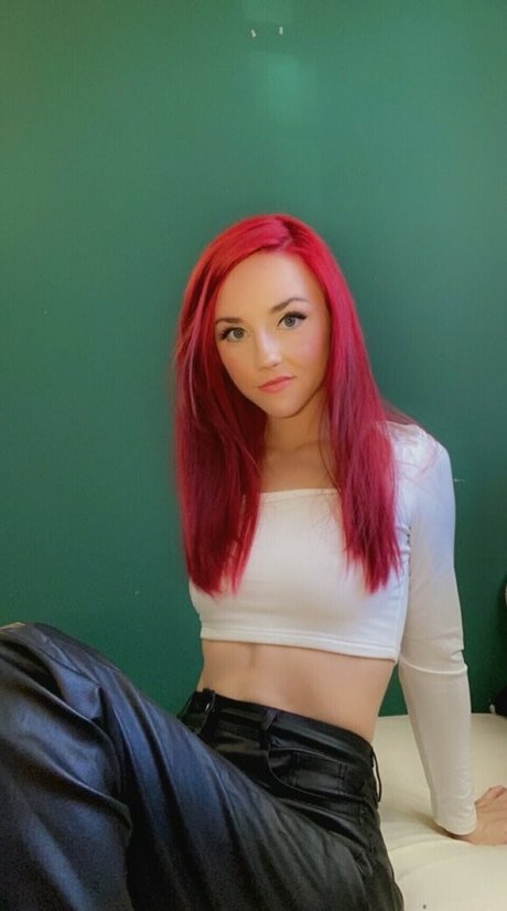 avacrucio beautiful pornstar image