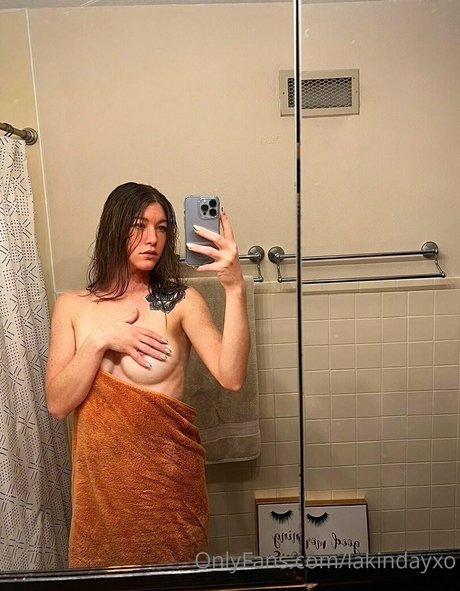 LakinDayXO xxx model photos