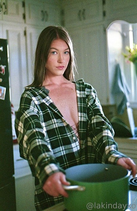 LakinDayXO model adult image
