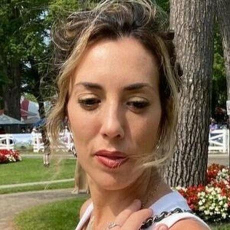 majikAF sex actress photo