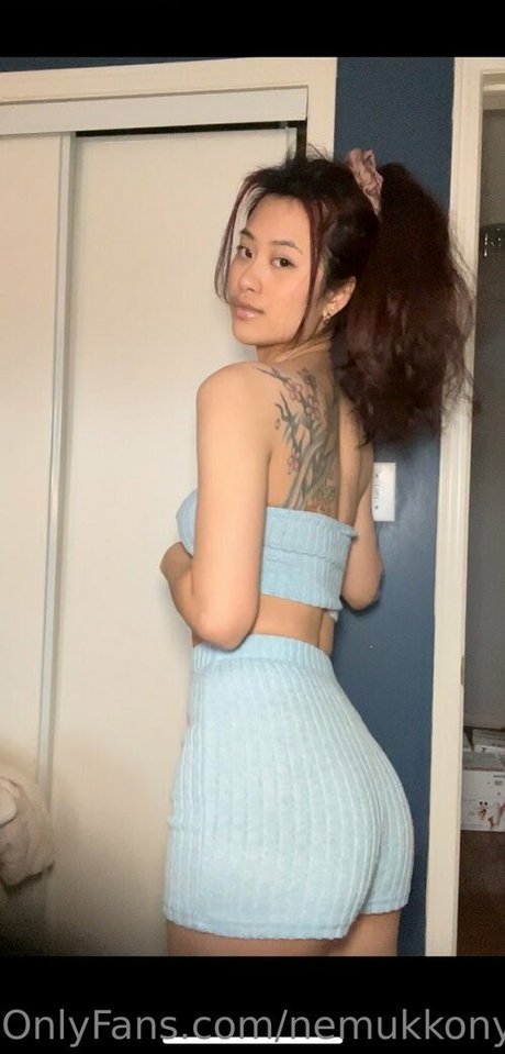 nemukkonyago sex model pics