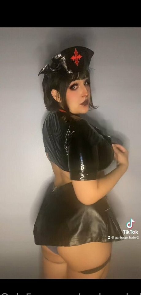 garbagebaby222 erotic model image