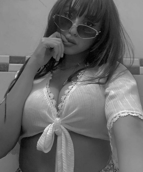 mi mi ta model nice pic