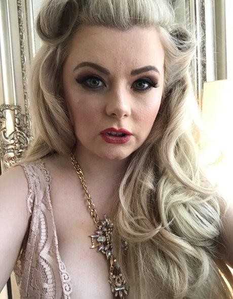 curvydanni pornstar high quality image