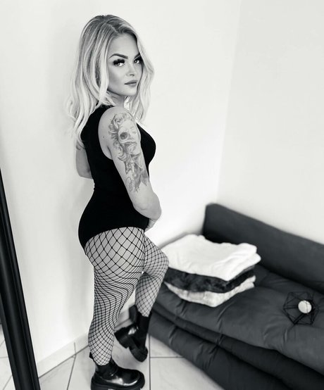 Eva dlsk model exclusive picture