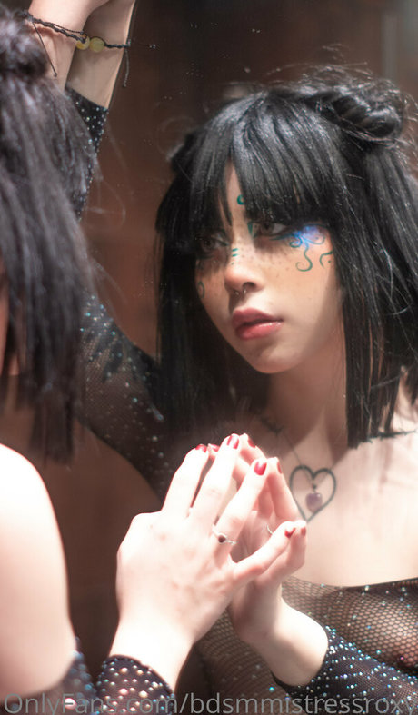 bdsmmistressroxy star photos