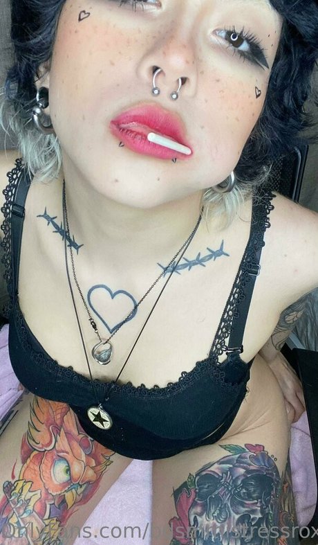 bdsmmistressroxy naked star archive