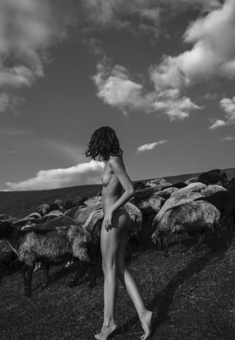 Julia Slip star naked galleries