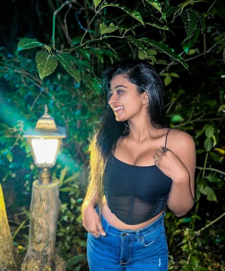 Suhana Khan hd model pics