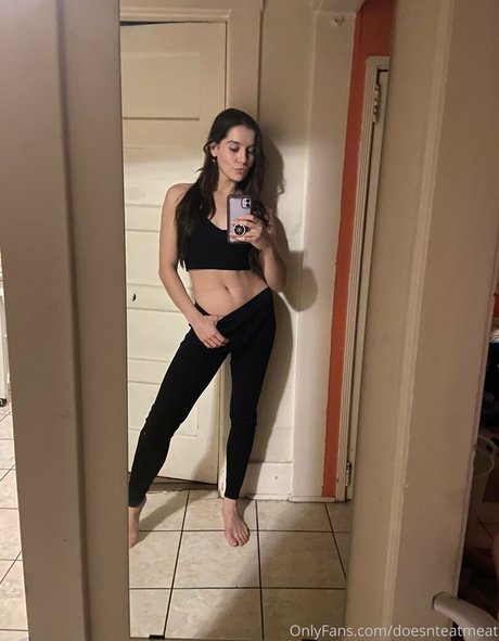 doesnteatmeat pretty model galleries