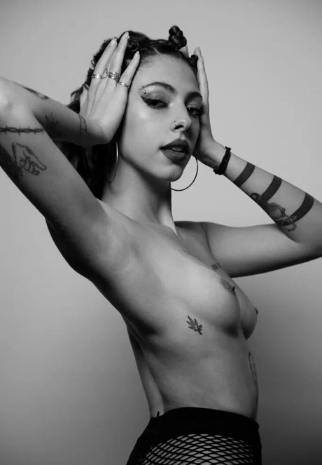 Lupe Cozzolino pornographic model img
