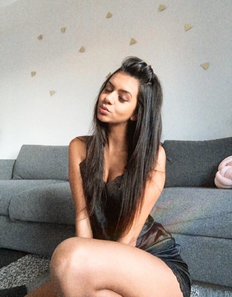 Sweetclassybae sex model img