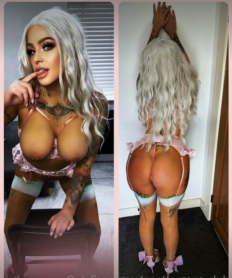 gentlemens club model nudes pic