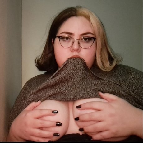 Pretty Peach top model pic