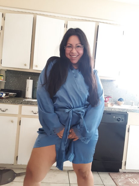 Chrystal Cruz star sexy pictures