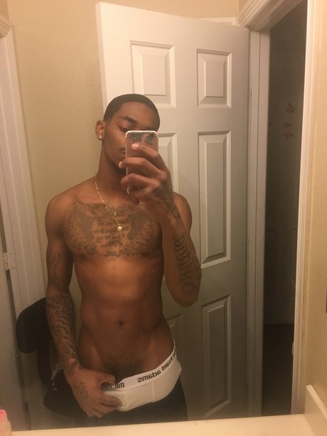 KGdaGOAT sexy star photo