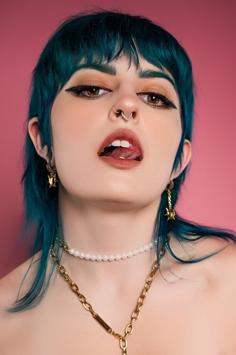 Vee Ives pornstar exclusive archive