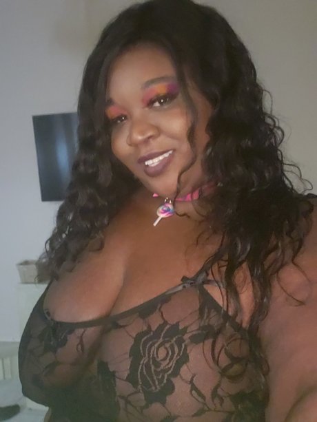 Coco Cumming model hd image