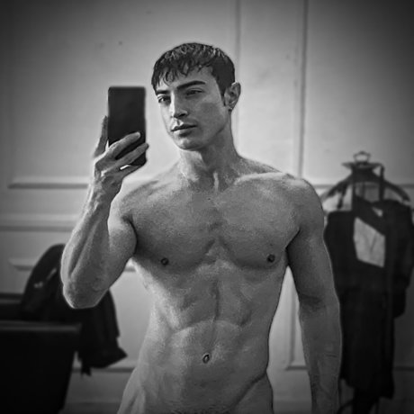 DomJ0ck model naked picture