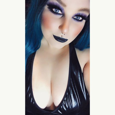 Raven The haunted B tch beautiful actress pics