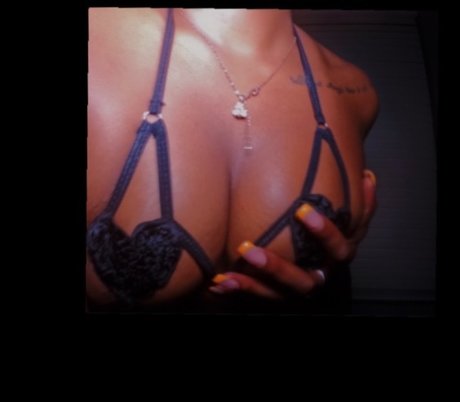 RARRI naked star photo