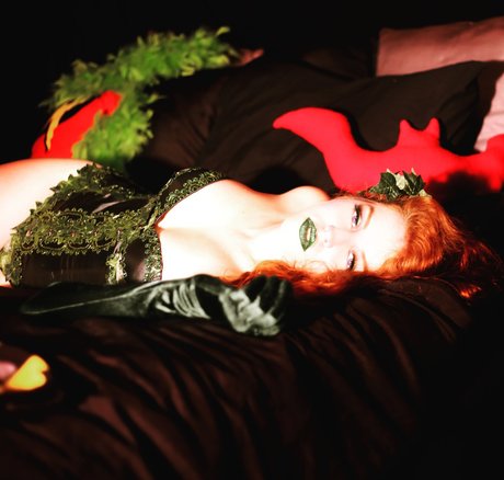 Ruby Rapture Burlesque free model pictures