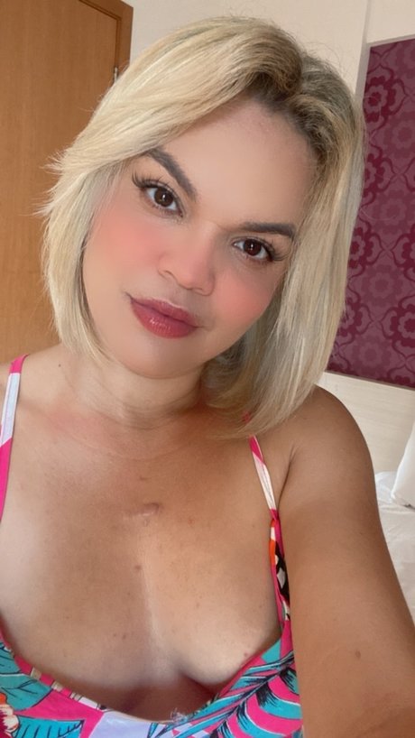 Eduarda Salvatori sexy model img