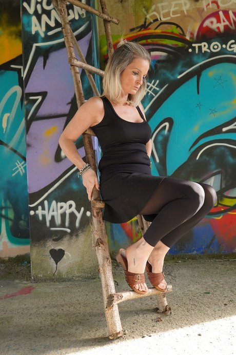Sabdeluxe Foot Fetish Goddess pornstar adult gallery